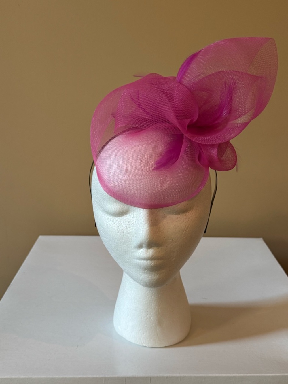 Hot Pink Kentucky Derby Fascinator by The Hat Girls | Featured Derby Milliner